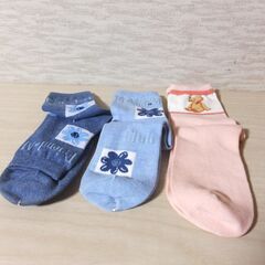 新品　靴下　三足　サイズ　２３～２５　の画像