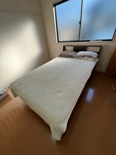 セミダブルベッド(マットレス付き)