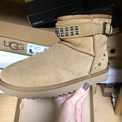 UGG ハワイ購入　ブーツ　スワロフスキーの画像