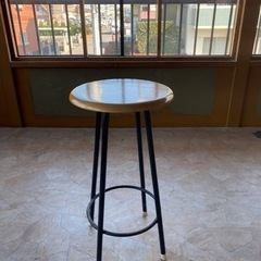 カフェにピッタリな丸椅子4脚セット2000円（14脚在庫有り）