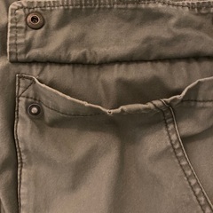 H&M カーキジャケットの画像