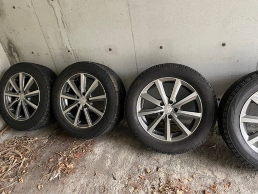 225/55R17 冬タイヤ38000円で買ったんですが付けれないので売ります。