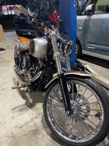 ハーレー　FXSB ブレイクアウト　カスタム