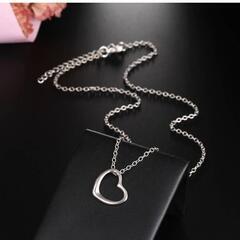 ▼J→→→M26-1★白銀のオープンハート 中空シンプル プラチナ仕上げ 925シルバーネックレス 誕生日プレゼント秋祭連休ギフト国内発送の画像