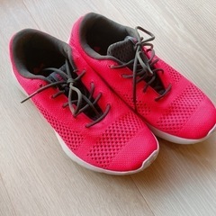決まりました！アンダーアーマー　スニーカー　ランニング　ジムの画像