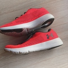 決まりました！アンダーアーマー　スニーカー　ランニング　ジムの画像