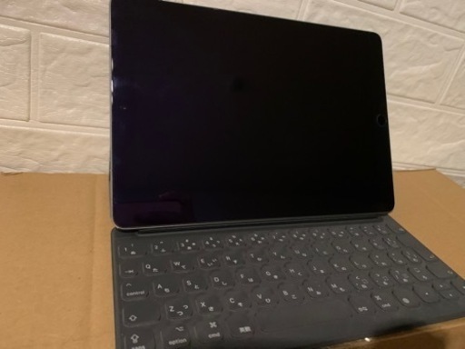 iPad pro 10.5 simフリー Smart Keyboard付き