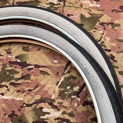 値下げ！　ビンテージ schwinn 純正タイヤ ビーチクルーザー タイヤ シュゥイン シュイン クラシック26x2.125 ホワイトリボン ホワイトウォールの画像