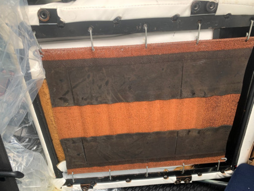 決まりました！ありがとうございました。レカロ左右セットで。SR？