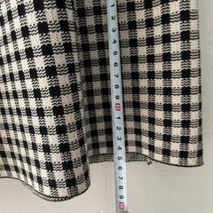 チェック柄ニットナロースカートの画像