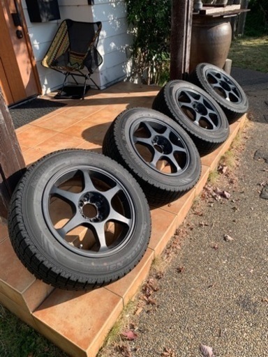 お話し中　スタッドレスタイヤとホイール4本セット