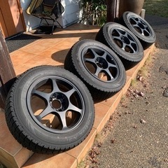 お話し中　スタッドレスタイヤとホイール4本セット