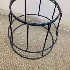 ワイヤープランタースタンド2個セット中古の画像