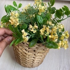 造花と鉢
