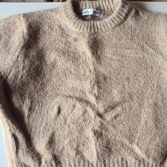 ZARA ショート丈ニット　ベージュの画像