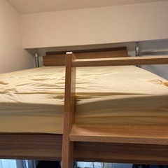 セミダブルベットとマットレスの画像