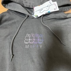 新品！レディース　しまむら　ミッフィー  パーカー　裏起毛　3Lの画像