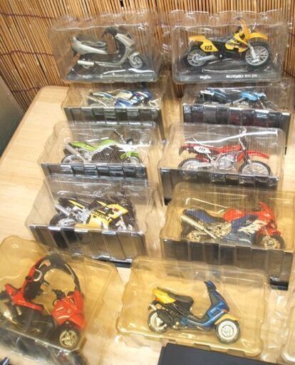 デアゴスティーニ モト・コレクション 44台セット Maisto マイスト 1/18 バイク オートバイ 台座 ☆ PayPay(ペイ