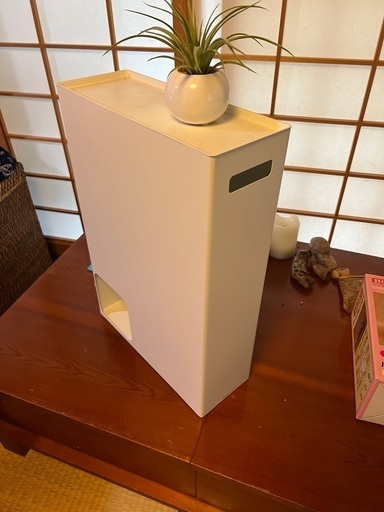トイレットペーパーケース
