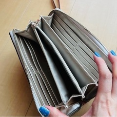 ★GUESS EST1981★チェーン柄 長財布の画像