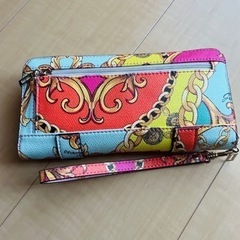 ★GUESS EST1981★チェーン柄 長財布の画像