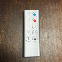11/25日までお取引き可能な方。更に2000円割引❗️空気清浄機能付ファンヒーター Dyson Pure Hot＋Cool HP00ISNの画像