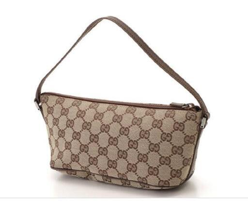 な   契約中  GUCCIアクセサリーポーチ