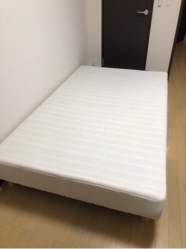 〈商談中〉ベッド　セミダブル
