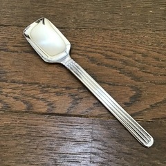 ガラスカップとアイスクリームスプーンセットの画像