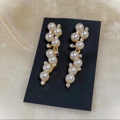 新品 未使用 ☆ パール調ロングピアス