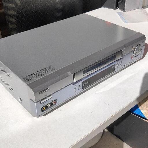 1117-008 SANYO ビデオデッキ VHS フラッシュメカニズム500 H43B型 02年製