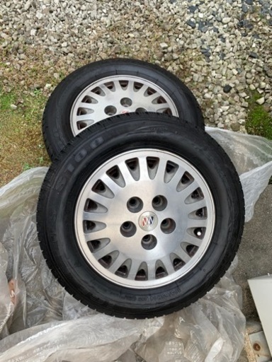 スタッドレスタイヤ希少ビュイックリーガルワゴン純正ホイール付き