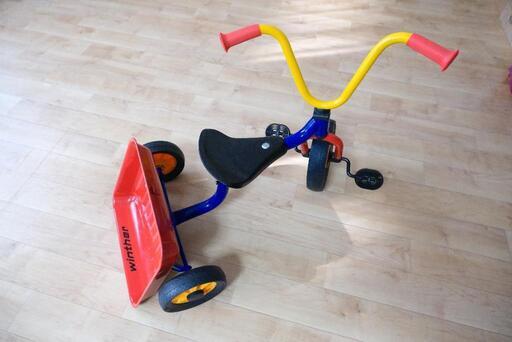 ボーネルンド　Vハンドル三輪車　ウィンザー社　ペリカンデザイン