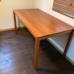 決まりました。ダイニングテーブル＆ベンチのセット✨美品