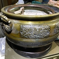 【大正レトロ】金属製火鉢　ひばち　アンティーク　骨董品　便利な五徳付き　この価格は3月末まで！の画像