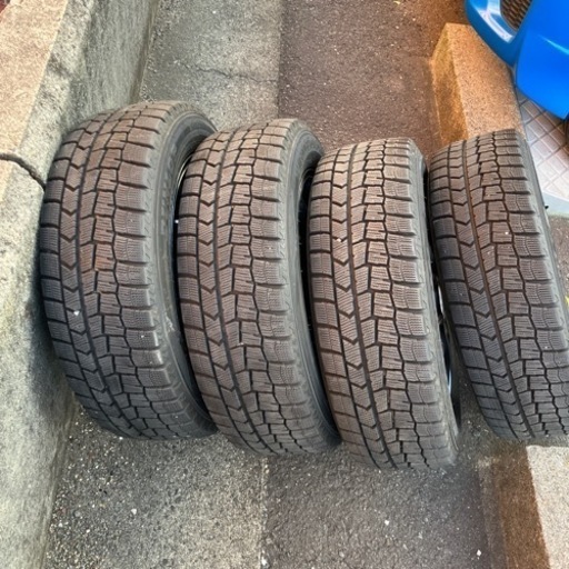 スタッドレスタイヤ　15インチアルミホィール付き