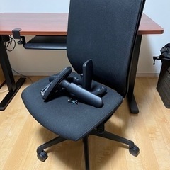 お譲りします　電動昇降デスク､オカムラ椅子の画像