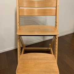 【AZ様と取引中】高さが調整できるベビーチェアの画像