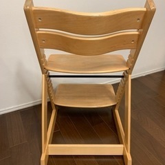 【AZ様と取引中】高さが調整できるベビーチェアの画像