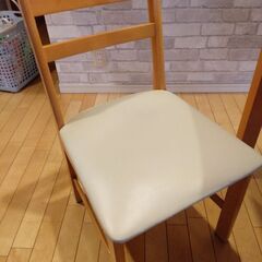 2人用ダイニングテーブルセットの画像