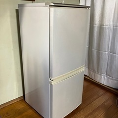 シャープ冷蔵庫137L(グレー)