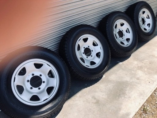 冬タイヤ 215/70R15 ホイール付スタッドレス バリ山4本組