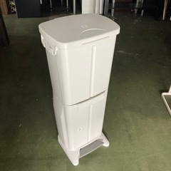 ● ゴミ箱、分別、分別ゴミ箱