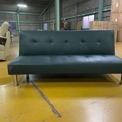 予定者あり　合成皮革のソファーベッド　訳あり　ダークグリーン色