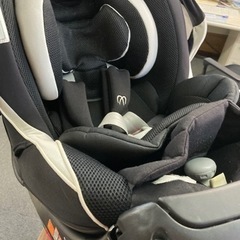 美品回転式チャイルドシート