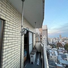 (話し合い中)ベランダ　屋外　物干し　突っ張り棒