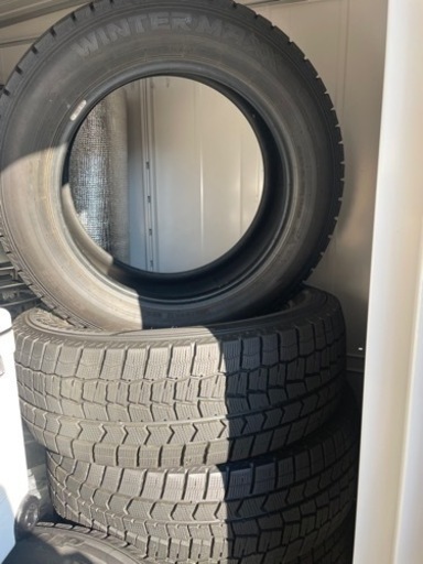 まだ在庫有ります！スタッドレスタイヤ　215.60.17 ダンロップ