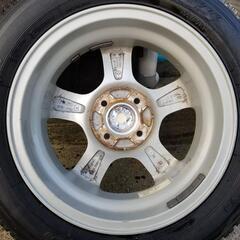スタッドレスタイヤ14インチの画像