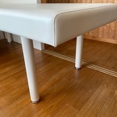 値下げ。診察台、施術台、簡易ベッド新品のような綺麗さ②の画像