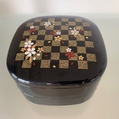 おもてなしや行楽に大活躍！オシャレ漆風重箱　2段